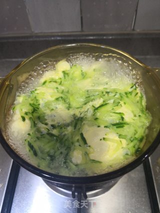 黄瓜鸡蛋汤的做法步骤：3