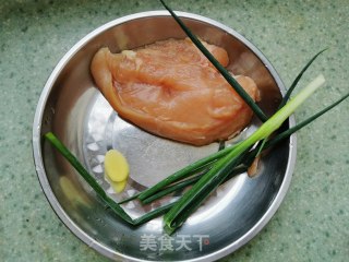 凉拌鸡丝黄瓜的做法步骤：1