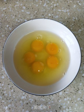 鸡蛋肉饼的做法步骤：1