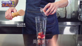 新鲜水果茶配方：霉霉蛋花汤的做法步骤：1