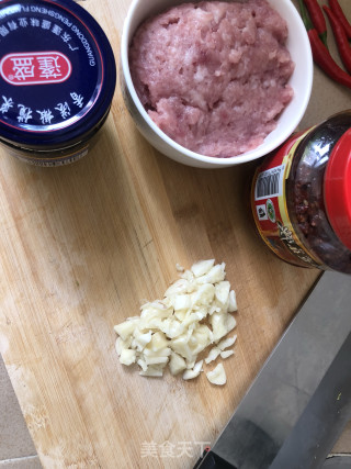 橄榄肉末炒豆角的做法步骤：2