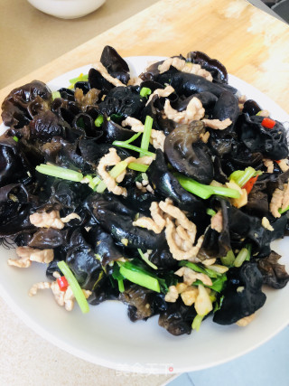 云耳炒肉丝的做法步骤：9