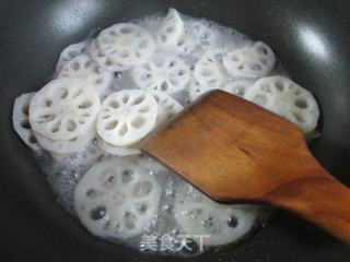 红椒炒莲藕的做法步骤：6