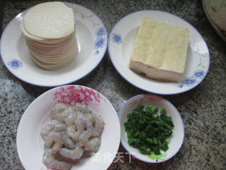 虾仁豆腐馅饺子的做法步骤：1