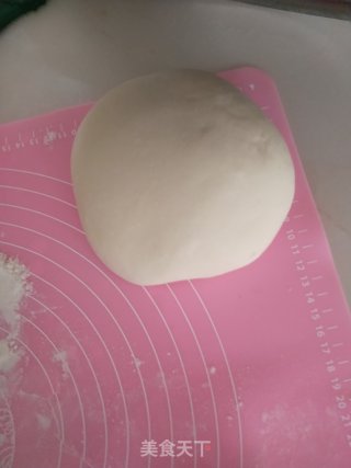 白菜黑木耳猪肉饺子的做法步骤：2