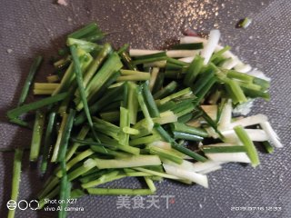 芹菜炒牛肉的做法步骤：3