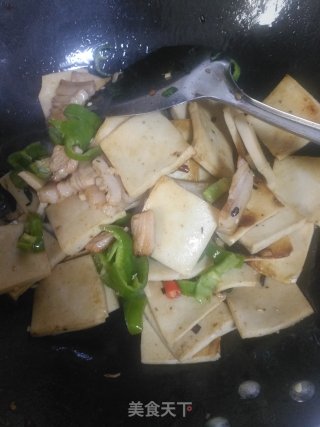 干锅千叶豆腐煲五花肉的做法步骤：7