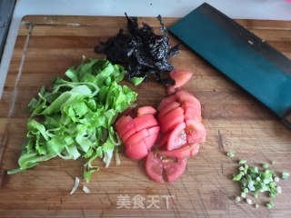 饺子皮汤面的做法步骤：5