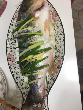 美味烤鱼的做法步骤：1