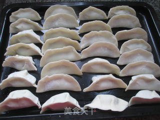 小白菜虾肉馅饺子的做法步骤：17