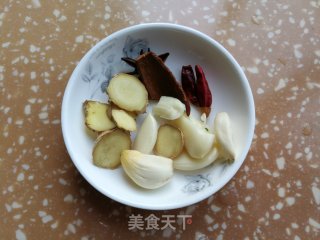 五香卤素鸡的做法步骤：3