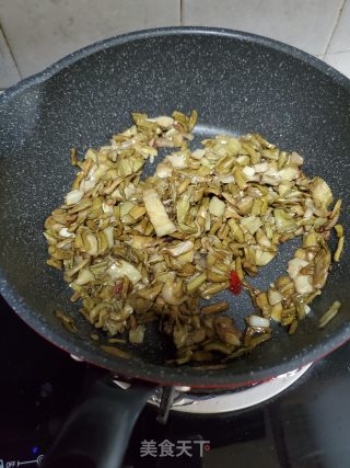 炒芋苗的做法步骤：5