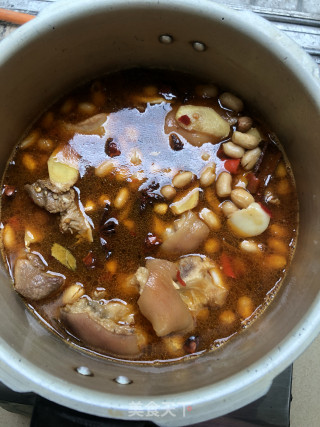 黄酒花生焖猪蹄的做法步骤：11