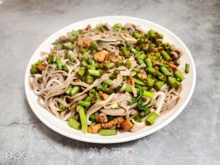 肉末豆角拌荞麦面的做法步骤：6