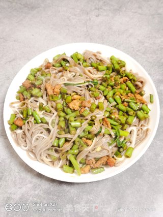 肉末豆角拌荞麦面的做法步骤：7