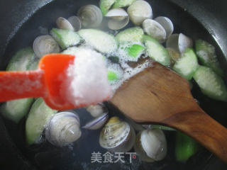 圆蛤丝瓜汤的做法步骤：7