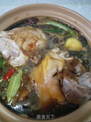 红烧肘子的做法步骤：9