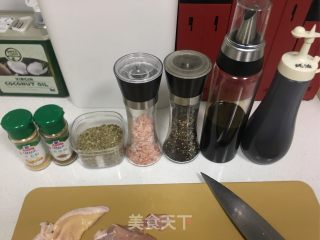 超简单美味迷迭香烤鸡腿的做法步骤：2