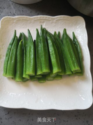 油淋秋葵的做法步骤：3