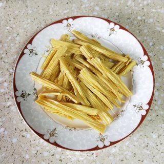 排骨炖腐竹的做法步骤：2
