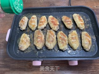 椒盐鸡翅中的做法步骤：7