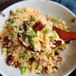 香肠芦笋炒饭的做法步骤：11