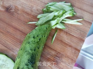 麻酱拉皮拌黄瓜的做法步骤：1