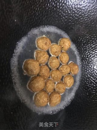 丸子土豆泥的做法步骤：1