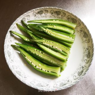 剁椒秋葵的做法步骤：2