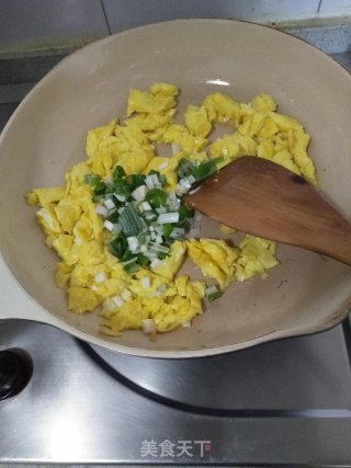 豌豆木耳炒鸡蛋的做法步骤：6