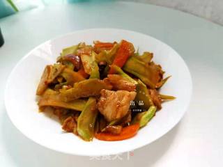 西兰花菜梗炒肉片的做法步骤：7
