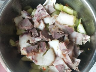 黄瓜拌猪头肉的做法步骤：5