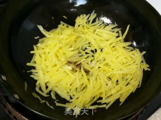 韭菜炒土豆丝的做法步骤：5