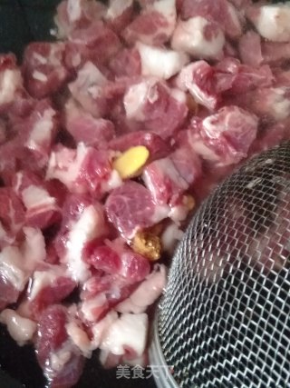 私房牛肉面的做法步骤：2