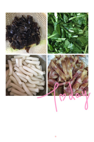 三鲜炒年糕的做法步骤：1