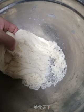花样主食——香葱花卷的做法步骤：2
