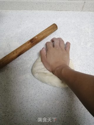 花样主食——香葱花卷的做法步骤：3