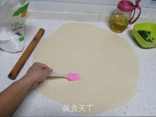 花样主食——香葱花卷的做法步骤：5