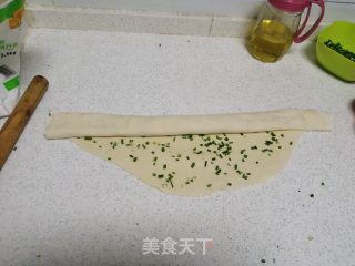 花样主食——香葱花卷的做法步骤：7