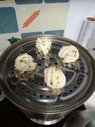 花样主食——香葱花卷的做法步骤：12