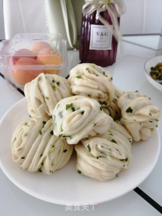 花样主食——香葱花卷的做法步骤：15