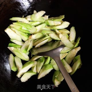 木耳丝瓜丸子汤的做法步骤：6