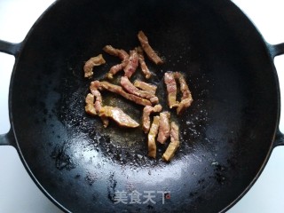 蟹味菇芦笋炒牛肉的做法步骤：5