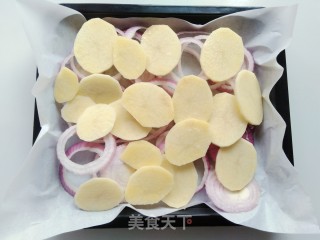 土豆洋葱烤鸡腿的做法步骤：6