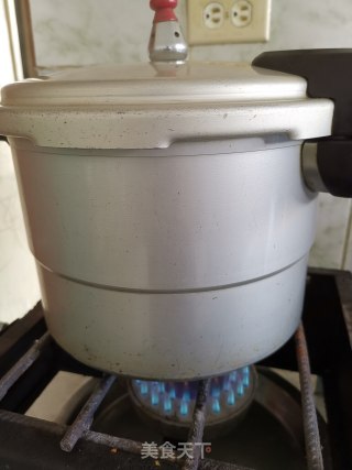 香芋啤酒鸭的做法步骤：4