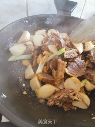 香芋啤酒鸭的做法步骤：8