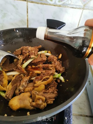 香芋啤酒鸭的做法步骤：9