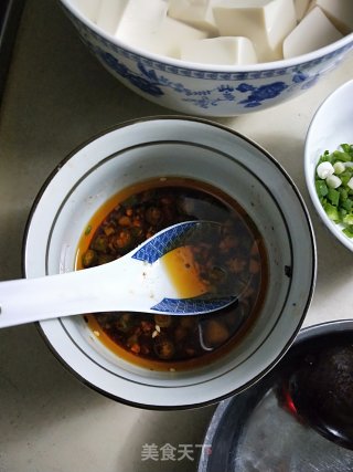 皮蛋拌内脂豆腐的做法步骤：3