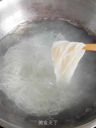 田头菇炖老鸡粉的做法步骤：3
