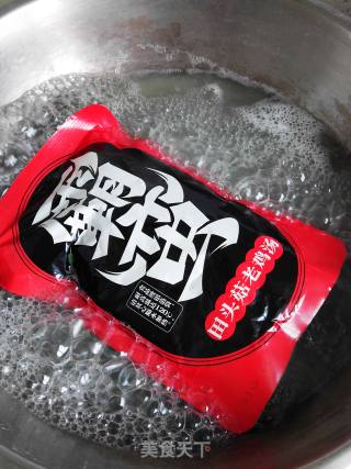 田头菇炖老鸡粉的做法步骤：6